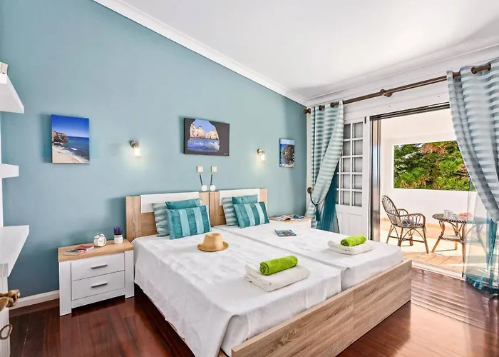 Willa Aldeia Cristina By *